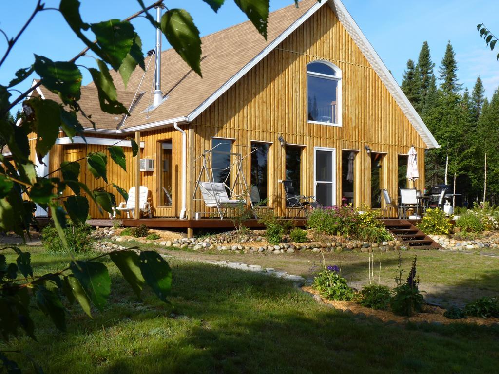 Gite De La Riviere Bed & Breakfast ชิบูกาโม ภายนอก รูปภาพ